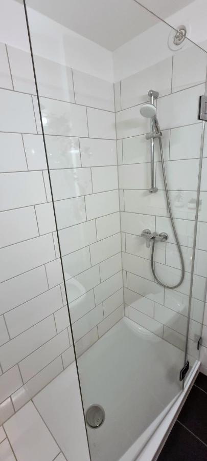 Business Apartment Mit Kuche Fur 1-3 +Netflx+5G Wlan Nahe Der Mhh Im Industrial Design Hannover Dış mekan fotoğraf