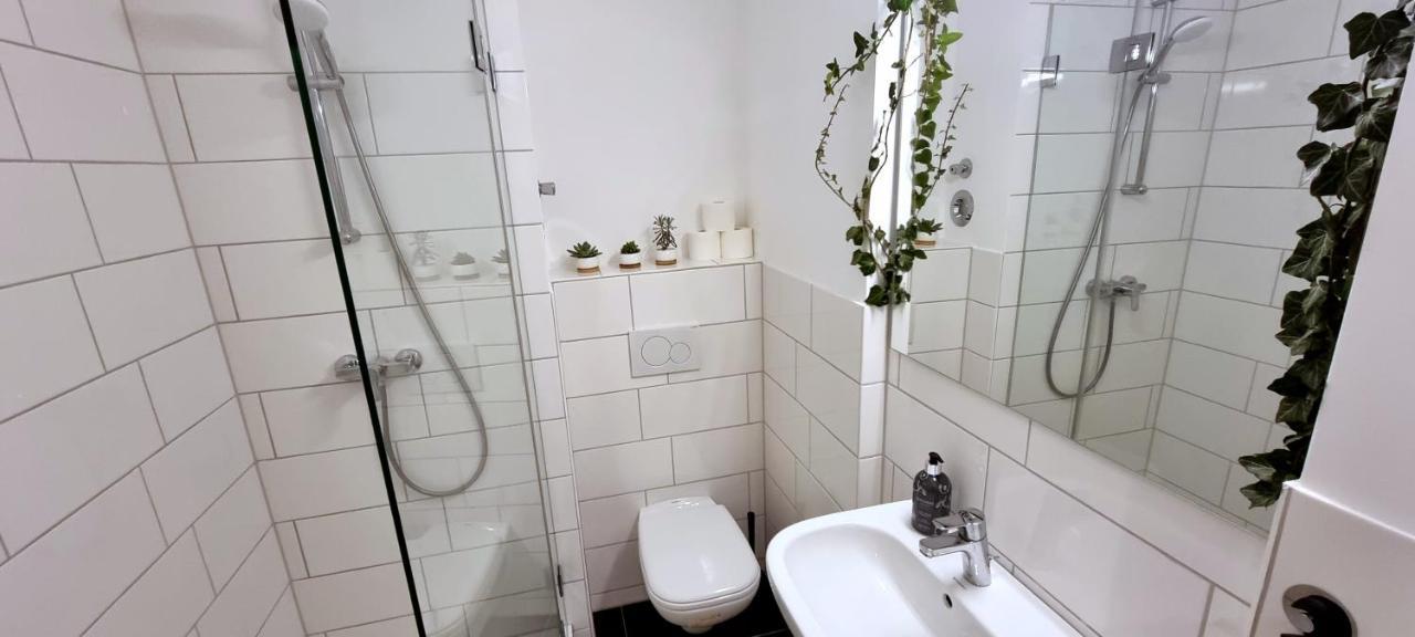 Business Apartment Mit Kuche Fur 1-3 +Netflx+5G Wlan Nahe Der Mhh Im Industrial Design Hannover Dış mekan fotoğraf
