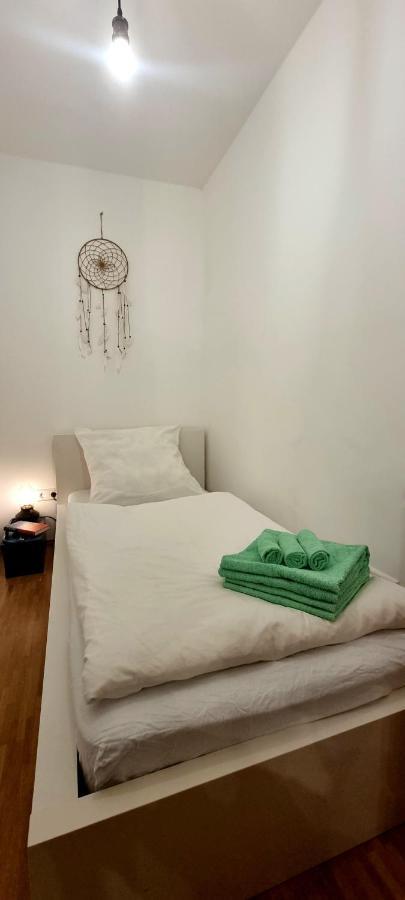Business Apartment Mit Kuche Fur 1-3 +Netflx+5G Wlan Nahe Der Mhh Im Industrial Design Hannover Dış mekan fotoğraf